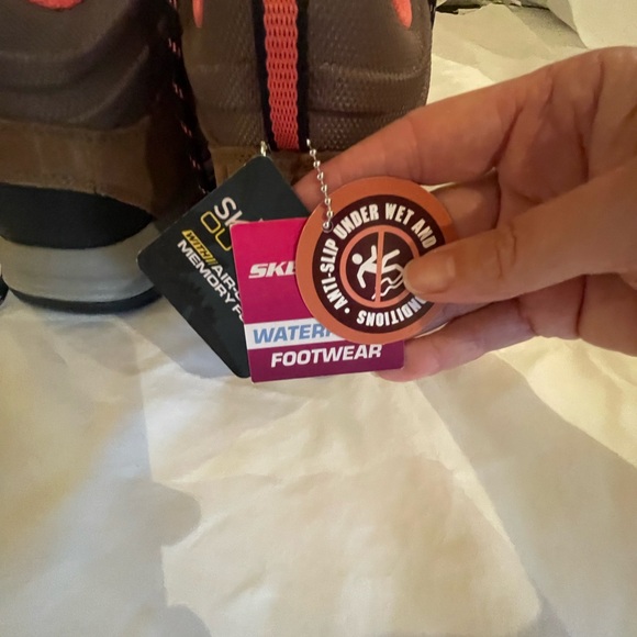 Tan Waterproof Trego Skechers Hiking Boots Size 9.5 (NWT) - Picture 3 of 6